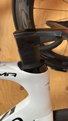 Deda Elementi PINARELLO (Dogma F, F12) topcover adapter for Alanera RS